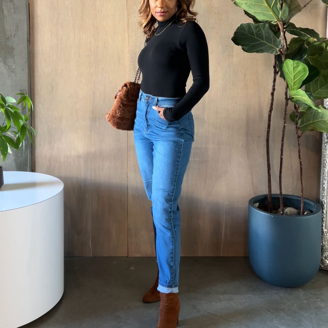 12 Ways To Style Mom Jeans This Fall/Winter – The Style District